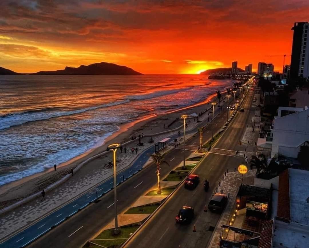 Casa Brisa Y Departamentos! A 3 Min La Playa&Malecon Villa Mazatlán Kültér fotó